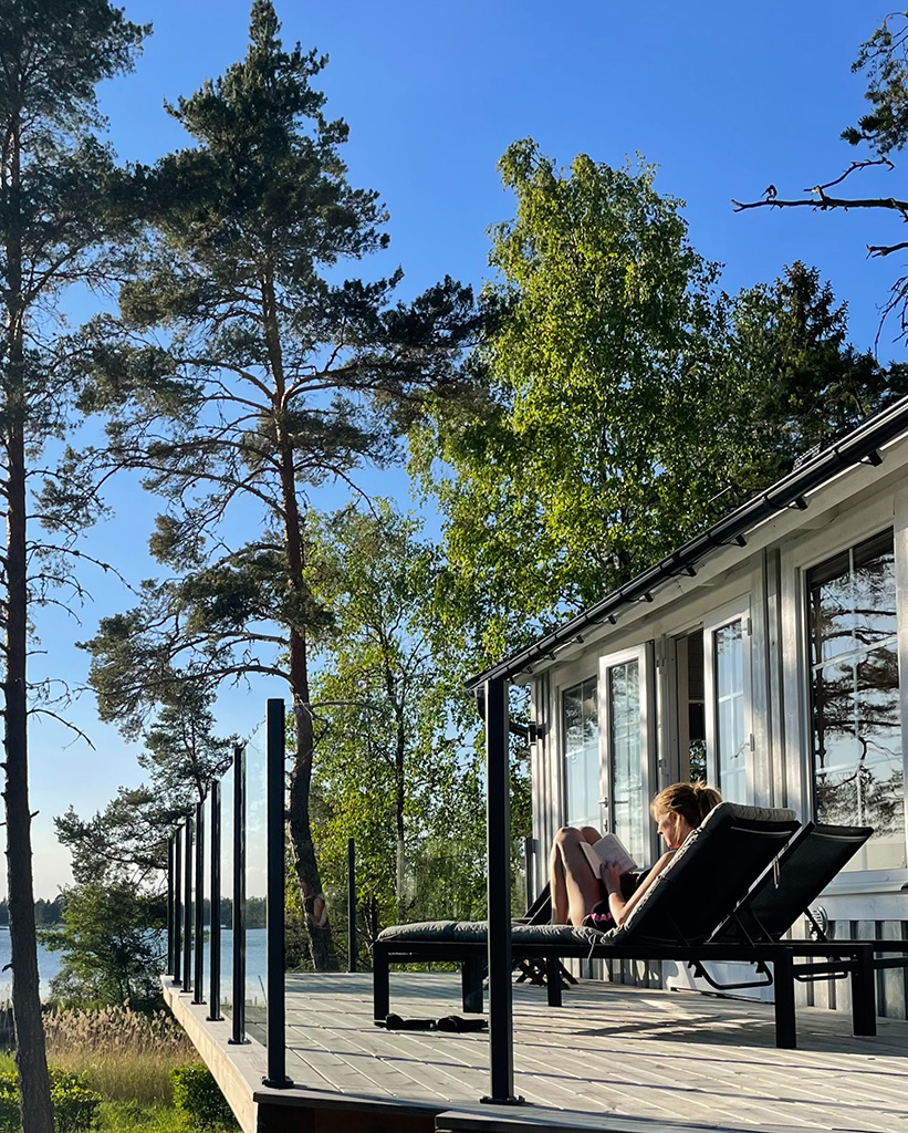 Glasräcke med aluminiumstolpar